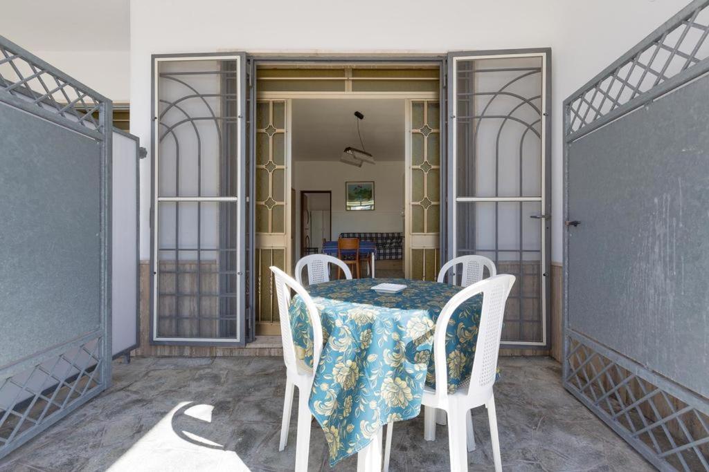 Casa Vacanza Mare Blu Torre Lapillo Exterior foto